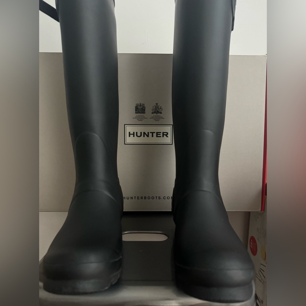 Hunter Women's Tall Rain Boots in Black